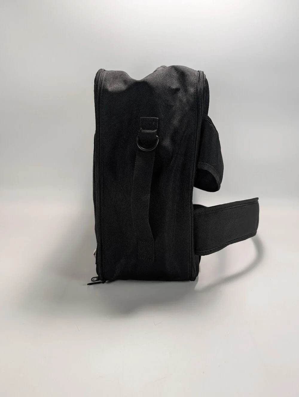 ThinkGeek D20 Bag Of Holding Convertible Fast Travel Backpack Messenger Bag